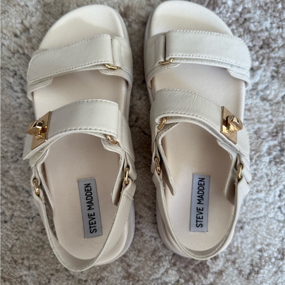 Steve Madden Mona Sandals NWOT - Picture 2 of 2